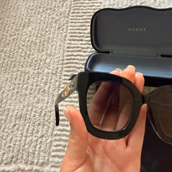 Authentic Gucci black sunglasses main image 3